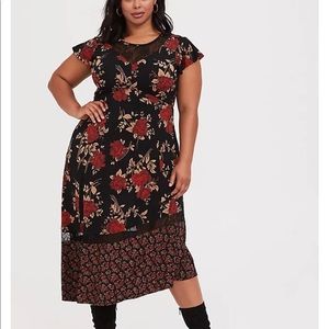 Torrid NWT BLACK LACE & STUDIO KNIT FLORAL ASYMMETRICAL MIDI DRESS Size 2